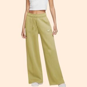 Nike Sportswear Essential Fleece Pant